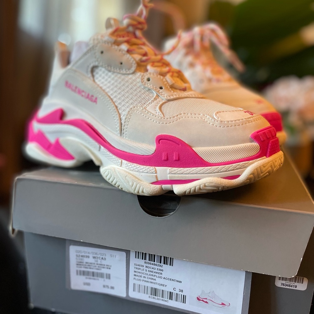 Balenciaga triple s **SHOES ARE AVAILABLE***